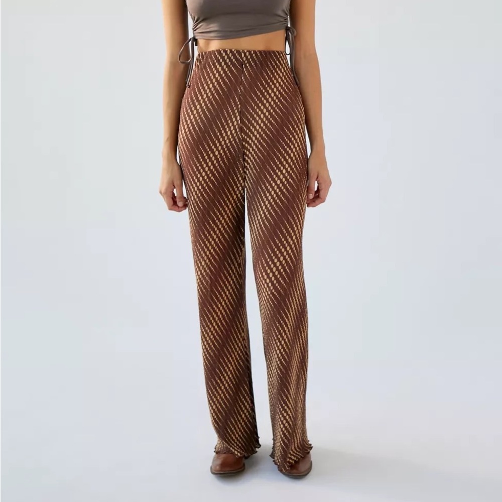 NWT UO Vintage Flowy Margot Printed Wide-Leg Crinkle Pants - Picture 3 of 5